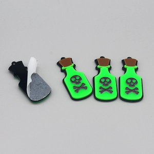 4er-Set neongrüne Acryl-Giftflaschen-Anhänger mit Totenkopf und Kleberückseite