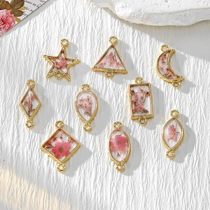 Geometric Alloy Resin Dried Flower Pendants For DIY Jewelry Making Gold Frame Real Pink Botanical Floral Charm For Necklace Earring Keychain