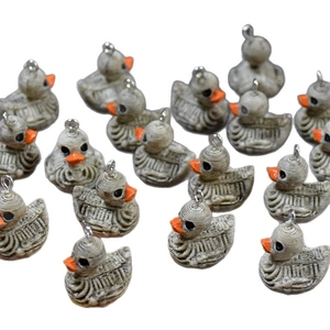 Resin skull duck pendants in punk style for DIY Halloween jewelry and keychain making