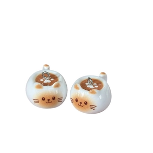 Harz Katzen-Kaffeetasse Anhänger mit Pfoten-Latte-Art und Metallring für DIY-Schmuck