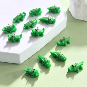 Mini-Krokodil-Anhänger aus Harz für DIY-Ohrringe und Halsketten-Schmuckzubehör