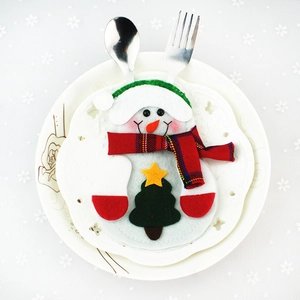 Porta cubiertos de muñeco de nieve navideño con bufanda para decorar la mesa