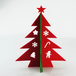 DIY red and green felt 3D Christmas tree desk ornament with hollow holiday patterns
