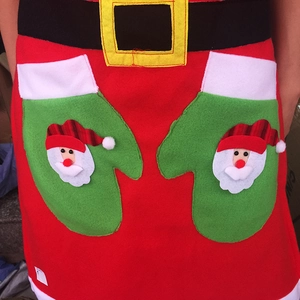 Christmas Red Apron With Green Glove Pockets Santa Claus Belt Pattern Festive Kitchen Apron For Party Decoration Adult