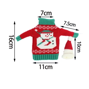 Detailed dimensions of snowman knit Christmas wine bottle sweater and mini hat cover