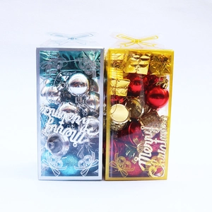 Detail of a 32-piece Christmas ball set with red and blue ornaments and mini gift boxes
