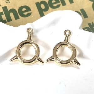 Golden alloy circular pendant with three spiked points for DIY jewelry making