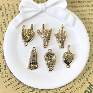 Set di 6 ciondoli gesto rock dorati con strass per orecchini e gioielli DIY punk