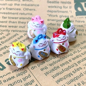 Set di cinque campanelli Maneki Neko colorati per gioielli fai-da-te e portachiavi