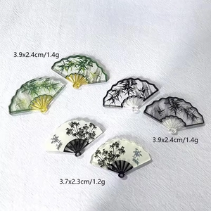 Detailed size and weight specs for acrylic Chinese fan charms with bamboo patterns