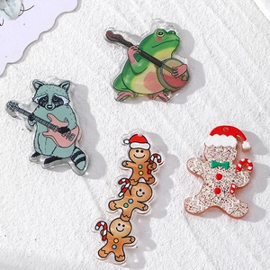 Weihnachtliche Acryl-Anhänger mit Frosch, Waschbär und Lebkuchenmann-Motiven