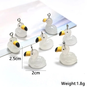 DIY resin bird charms for earrings and necklaces, showing 2.5cm height dimensions