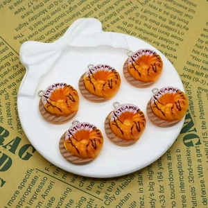 Lot de 6 pendentifs donuts à la fraise en résine pour bijoux DIY et porte-clés créatifs