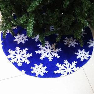Gonna per albero di Natale blu reale con motivi a fiocchi di neve bianchi e decoro morbido
