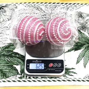 Lot de boules de Noël roses ornées de perles en boîte PVC, poids total environ 62,5g