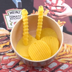 Pendentifs réalistes en PVC frites ondulées et chips avec crochets pour bijoux DIY