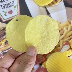 Pendentifs chips de pomme de terre en PVC réalistes pour boucles d'oreilles et bijoux