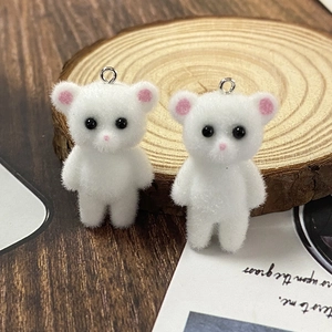 Paar schattige 3D witte gevlokte beer hangers met zilveren ringen voor DIY sieraden maken