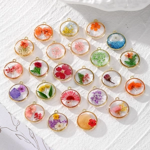 Ciondolo in Resina a Forma di Fiore Essiccato Rotondo Fatto a Mano Fai da Te Cornice in Lega Dorata Glitter Margherita Ciondolo