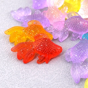 Ciondoli a forma di pesce koi con paillettes per gioielli fai-da-te colorati