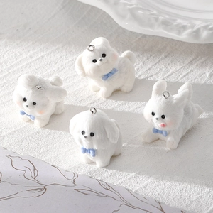 Simpatici Ciondoli per Cani Animali Floccati Cucciolo di Animale Domestico in Resina Bianca Con Fiocco Blu Gioielli Fai da Te Orecchini Accessori per Portachiavi