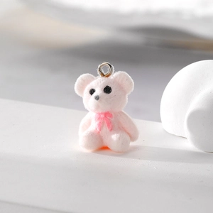 Rosa beflockter Bärenanhänger mit Seidenschleife und Silberring für DIY-Schmuck