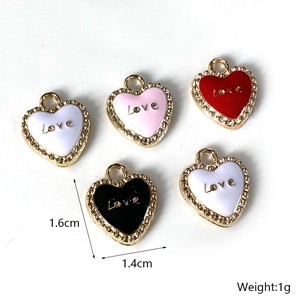 Set de colgantes de corazón Love en esmalte de colores con borde dorado para joyería
