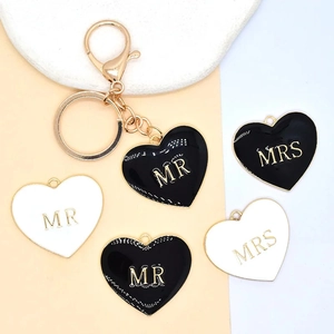 Emaille Legierung Herz Anhänger MR MRS Gold Buchstabe DIY Paar Hochzeit Schmuck Zubehör Anhänger Geschenk Für Valentinstag