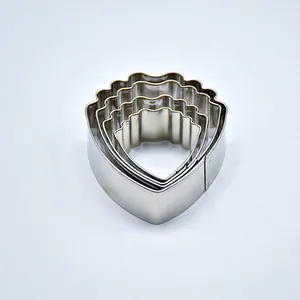 5-piece stainless steel heart flower shaped cake mold set for DIY baking decoration