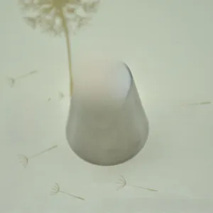 Détail de la douille en acier inoxydable poli en forme d'étoile pour décoration de gâteaux