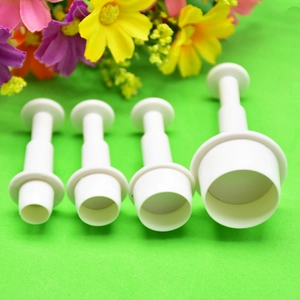 4-piece set of white spring-loaded round cookie cutters for fondant and baking diy
