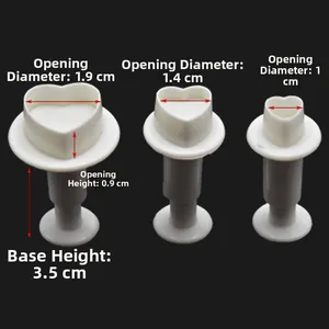 Three-piece set of heart-shaped plunger cutters with detailed size dimensions in cm
