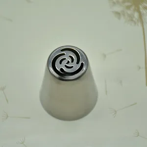 Vue de dessus d'une douille russe en acier inoxydable pour décors de fleurs en glaçage