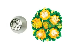 Détail de la douille russe en inox avec un échantillon de fleur en crème colorée