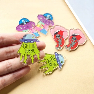 Acryl UFO alien bedeltjes met Get In Loser tekst voor DIY sieraden en sleutelhangers maken