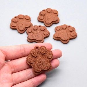 Pendentif patte de chat en PVC marron pour bijoux DIY et porte-clés avec fini texturé