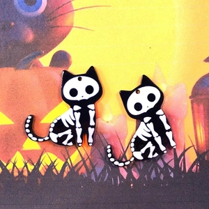 Halloween Skelett-Katzenanhänger Set aus schwarz-weißem Acryl für DIY-Schmuckherstellung