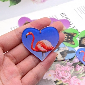 Kleurrijke hartvormige acryl hangers met dierenprints voor DIY sieraden en kettingen