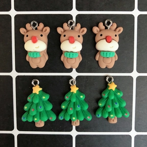Lot de breloques de Noël en résine avec renne et sapin pour fabrication de bijoux