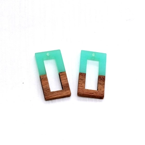 Geometrische hout en mintgroene hars hangers voor DIY vintage sieraden maken