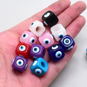 Perles en résine œil de démon carrées de couleurs assorties pour bijoux DIY et artisanat