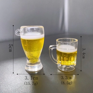 Miniatur-Bierkrug-Anhänger aus Harz für DIY-Bastelarbeiten mit genauen Maßangaben