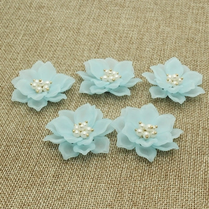 Toppe Fai da Te in Resina Smerigliata a Forma di Camelia Con Centro in Perla Artificiale per Spille per Capelli Borsa Vestiti