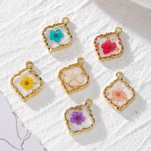 Alloy Resin Dried Flower Pendant Gold Foil Vintage Floral Charm For DIY Jewelry Making Necklace Earrings Women Accessories