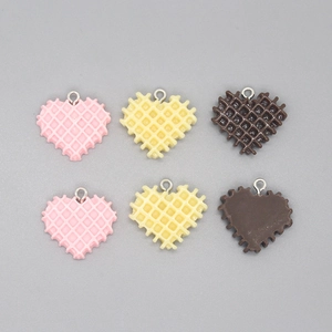 Herzförmige Waffel-Harzanhänger in Pink, Gelb und Braun für DIY-Schmuckherstellung