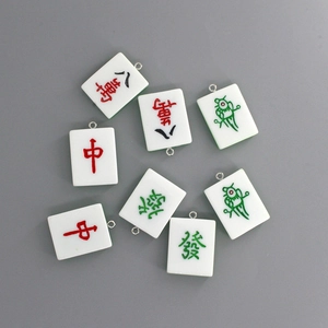 Λεπτομέρεια από 8 κομμάτια ρητίνης mahjong για σκουλαρίκια DIY με μεταλλικούς κρίκους