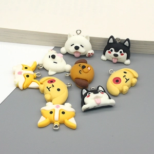 Pendentifs chiens de dessin animé en résine avec anneaux pour bijoux DIY