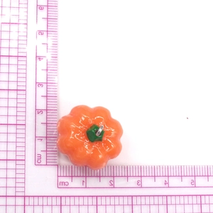 Ciondolo zucca arancione da 2,5 cm con stelo verde per creazione gioielli Halloween