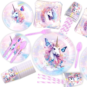 Détails du kit de fête licorne violette comprenant assiettes, serviettes et gobelets