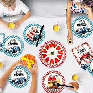 Set festa a tema corse con piatti di carta, bicchieri e tovaglioli per compleanno di ragazzi